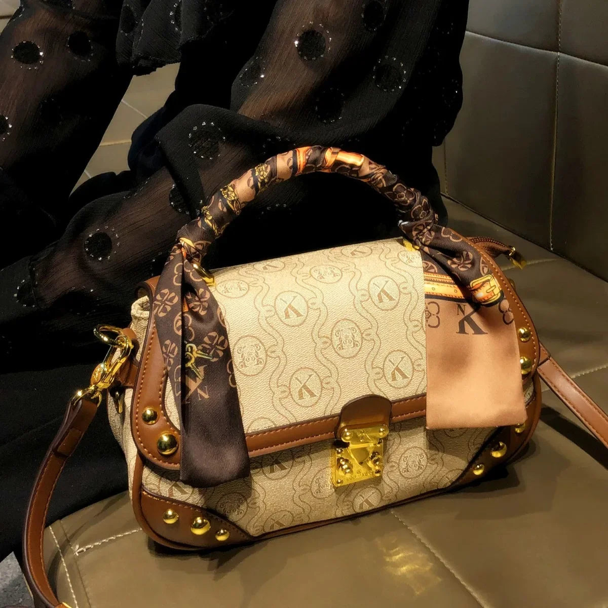 Elevate Your Style with the Hong Kong Brand Women's Handbag: The Must-Have Luxury Leather Crossbody for Summer!